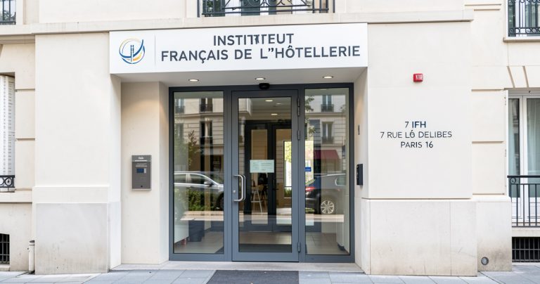 École hôtelière IFH Paris : programmes, avis et pédagogie immersive (2026)